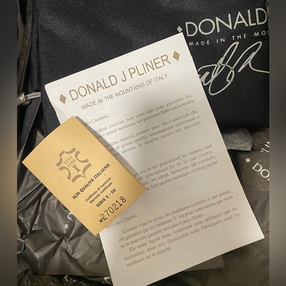 Original Real suede boots by Donald J Pliner - Picture 9 of 9